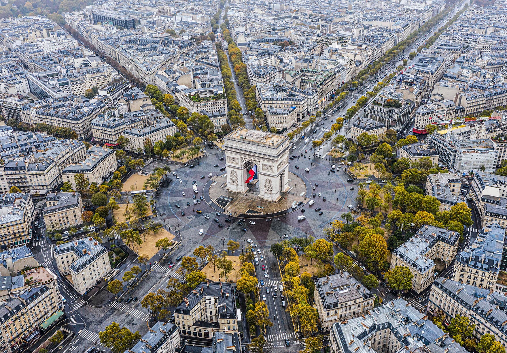 how-to-hire-and-pay-remote-workers-in-france-featured