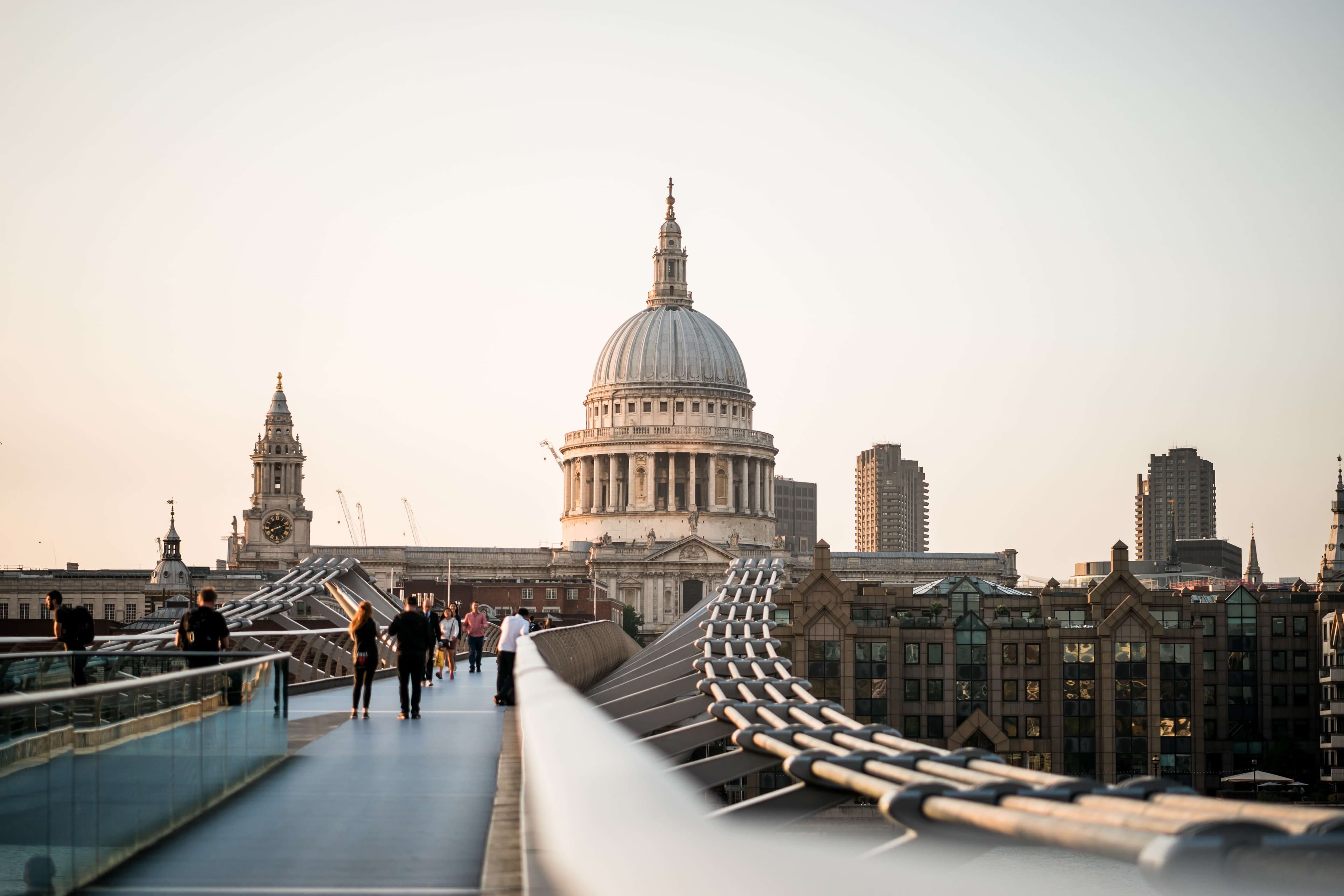 how-to-use-employer-of-record-unitedkingdom-featured