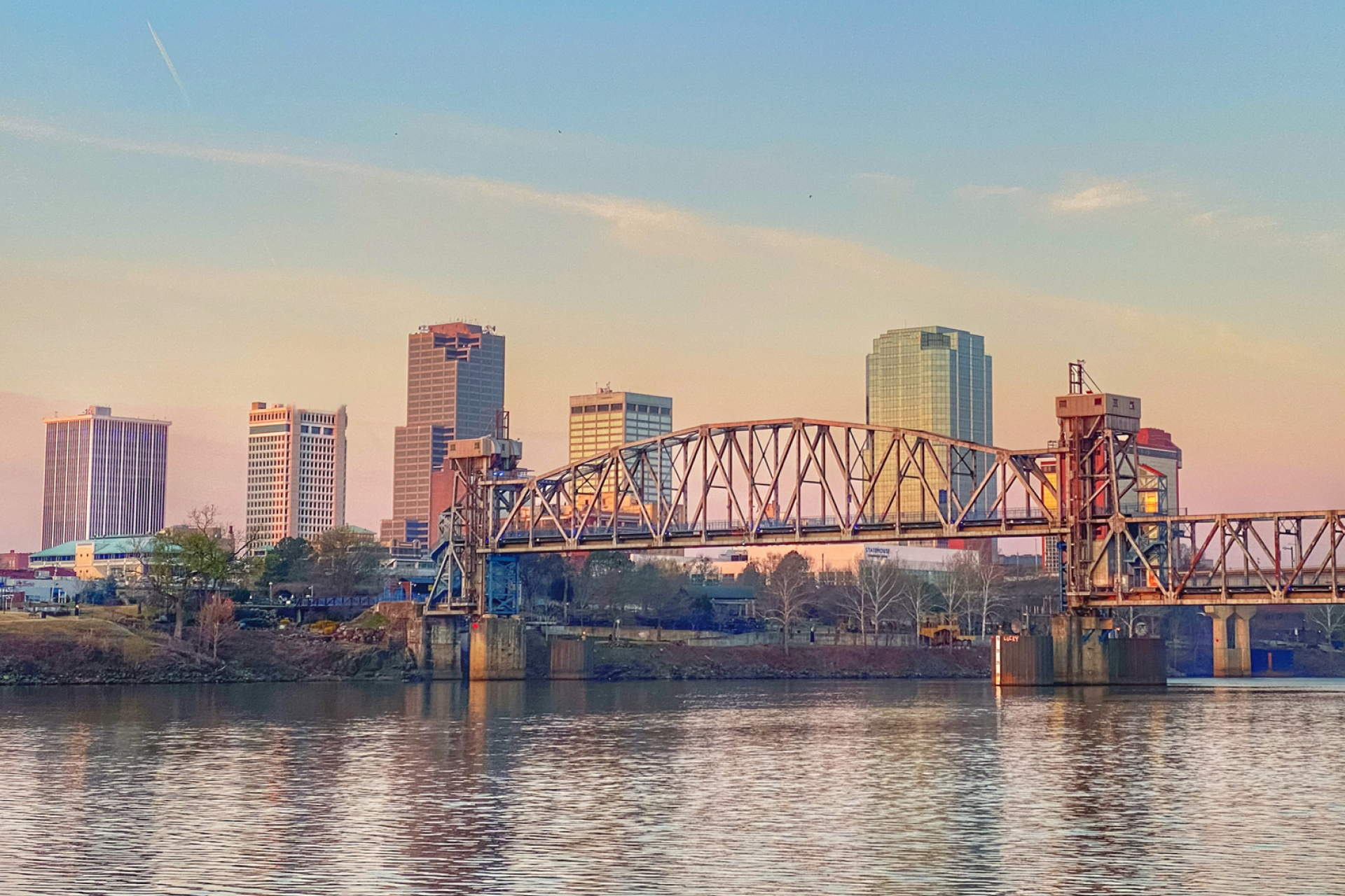 Employer of Record | Arkansas: Remote’s compliance guide